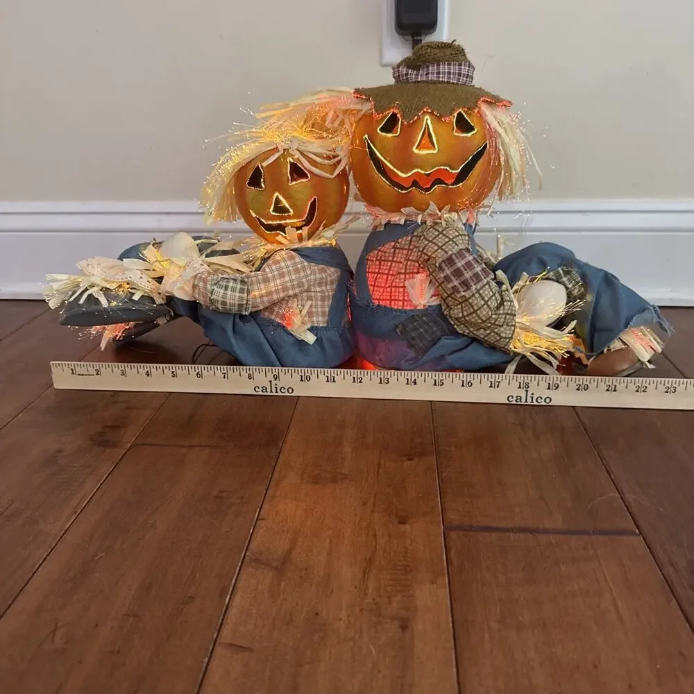 Gemmy Halloween Couple Sitting Fiber Optic Lights Yellow Scarecrow Pumpkin